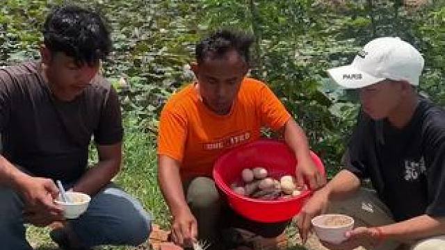 东南亚特色美食 #越南美食 #自娱自乐开心一下 #户外烹饪 #异国美食 #老挝美食