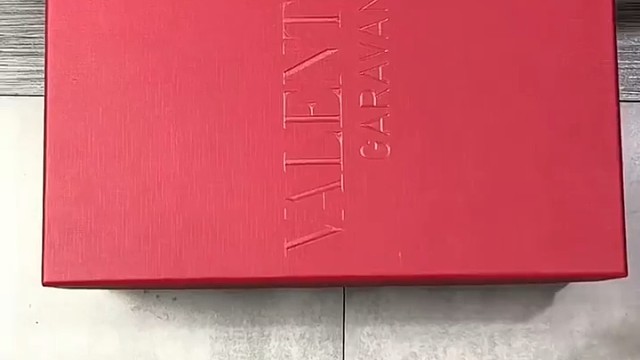 职场穿搭华伦天奴白色高跟鞋华伦天奴鞋 华伦天奴新款 裸色高跟鞋