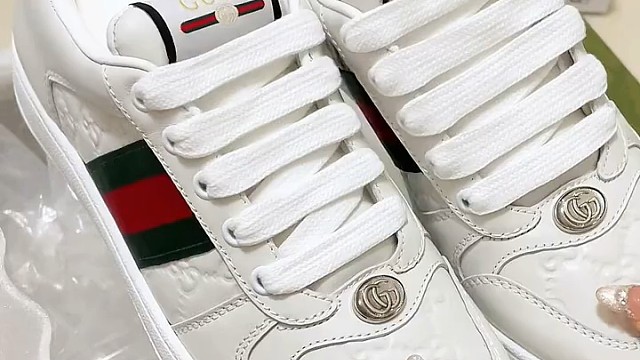Gucci 全皮浮雕小白鞋 百搭款哟鞋控の日常 最常穿的鞋 沉浸式开箱 将小白鞋进行到底 神仙鞋子
