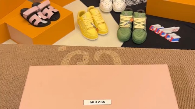 懒妹甜心赢麻了️Miumiu链条玛丽珍凉鞋miumiu miumiu miumiu鞋 水钻凉鞋 没