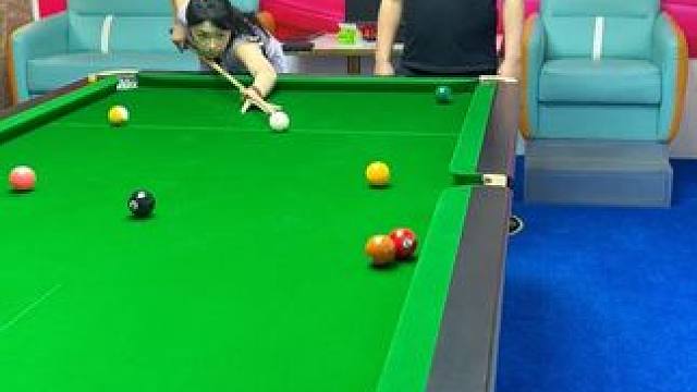 直播间教你如何走位清台思路。 #台球教学 #台球技巧 #台球 #清台思路