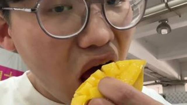 耿学长也拍个vlog记录一下啦，下期抽个宝宝吃千层啦#耿学长的打工vlog #克拉头子 #千层蛋糕 