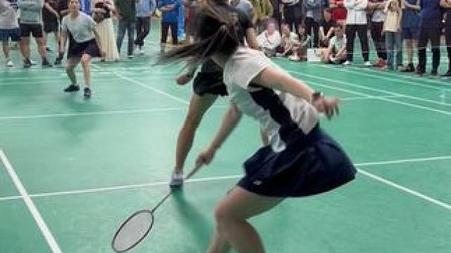 羽毛球精彩女双比赛，这轮转真丝滑