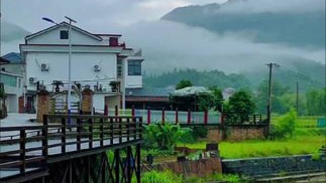 江西资溪的早晨，云雾缠绕，纯净自然，生态丰富，养生体验绝佳之地。