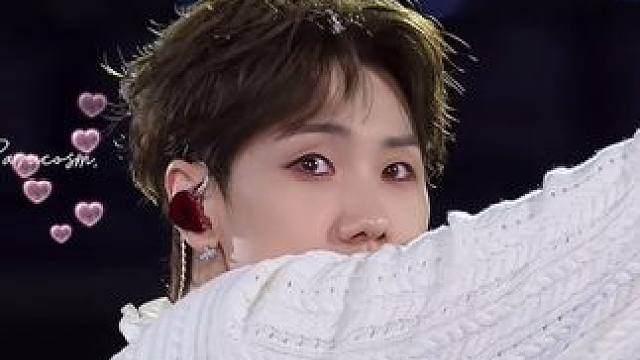 #汪苏泷#演唱会现场 转头杀胜过千言万语……