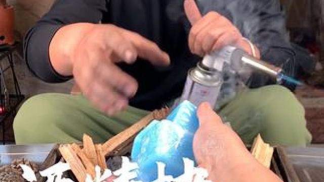 固体酒精块 户外露营烧烤烤肉，引炭麻烦，固体酒精块小小一块就可轻松引燃#户外露营 #户外烧烤 #酒精
