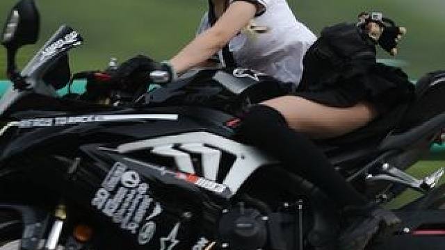 一眼就很哇塞的机车小姐姐 #骊山追焦 #骊山大铁门 #西安女骑 #涞觅润丝 #该行为存在危险请勿模仿