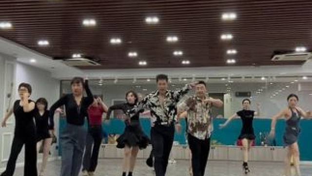 记录运动汗流浃背带来的愉悦###一起来感受拉丁舞的魅力