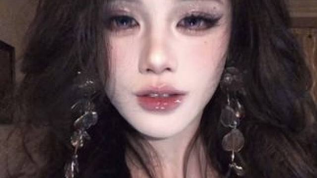 这感觉对味了！谁懂这个魅感狐系烟熏妆 #烟熏妆 #妆容教程 #美丽坏女人 #万花镜眼影005 #爆闪