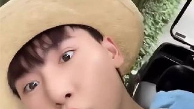 憨憨人类的倒霉瞬间#看一遍笑一遍 #搞笑视频 #又菜又爱玩系列