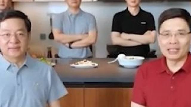 真就将自己变成了用户的许愿池！也活该小海你能火！ #周云杰和高管团520暖心告白  #520营业的除