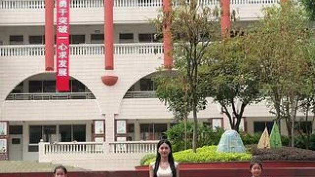 萤火虫点亮夜的星光 #校园 #师生共舞 #傣族舞