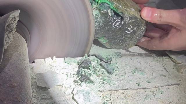 莫湾基癣下找色