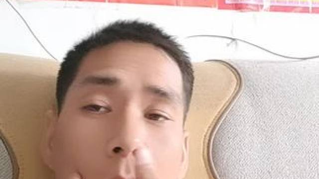 谁都不服，就服那些天天都蹲在麻将馆里的人，他们怎么有花不完的钱？谁懂啊？