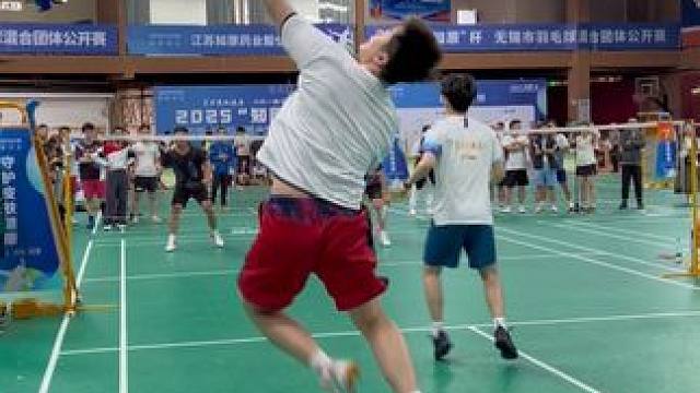 现场近距离欣赏羽毛球精彩男双比赛