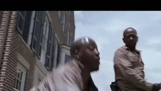 被坏人包围，这样突围准没错 