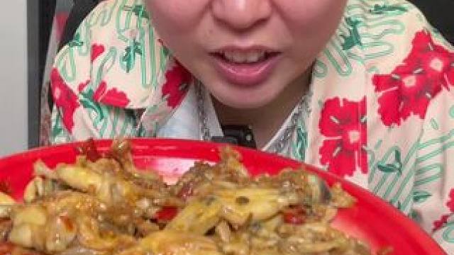 姐妹们，爱吃蛙又怕热怕麻烦的，这个开袋即食的太适合你们了！#蛙 #好吃到停不下来