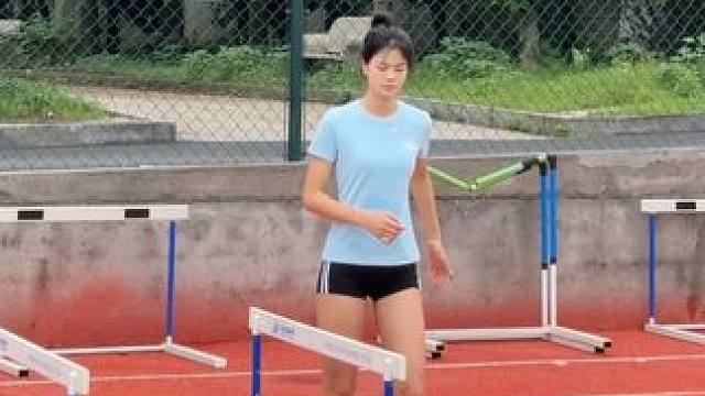 栏架练习可以很好提高身体素质，包括发展速度、增强力量、提升柔韧性和身体协调性#体育生 #栏架训练 #