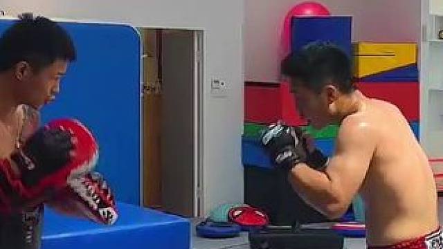 你怎样都行 你唯独接受不了的是 你爱的人对你冷冰冰～#自由搏击 #泰拳 #拳击 #拳手文案 #打拳文