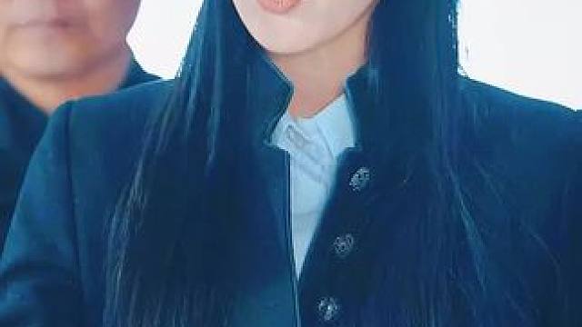 小伙魂穿民国确遭未婚妻退婚，嫌弃他是个一事无成的痞 子，殊不知站在她面前的小伙拥有现代人的头脑，在这