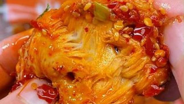 这个湖南的烤面筋真的又香又辣又过瘾！！！#无辣不欢 #吃货必备 #解馋 #追剧小零食