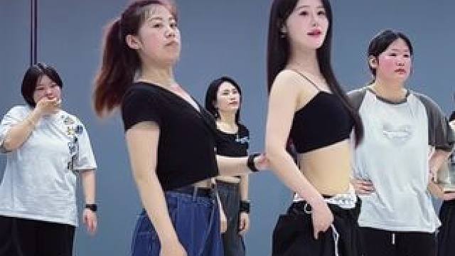 3分钟学会舞蹈基本功，大家学会了嘛 #零基础学舞蹈 #成人零基础舞蹈培训 #舞蹈改变人生