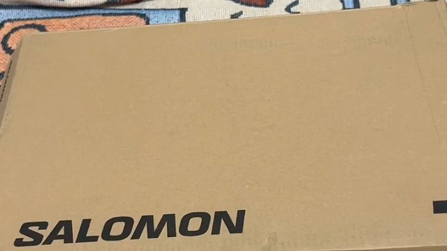心心念念的萨洛蒙终于到了还没上脚 感觉细节还算可以 应该没有踩坑萨洛蒙 徒步登山鞋 鞋子开箱 sal