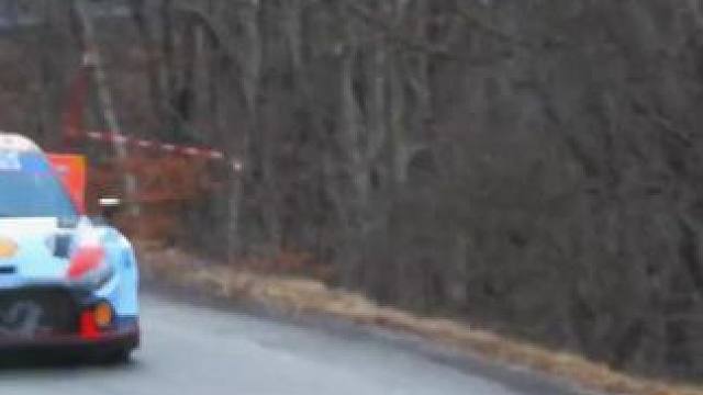 WRC弯道秀场上，车手们施展高超车技，每一次过弯姿态皆具美感与张力，观赏性十足#wrc拉力赛#漂移