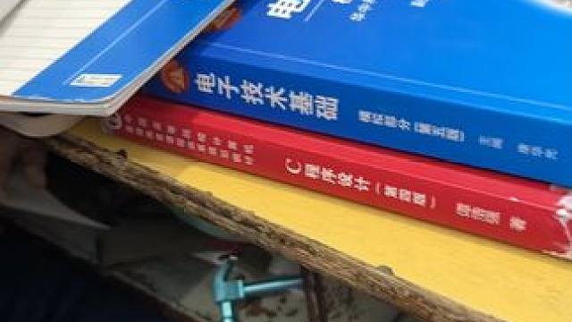 虚拟炸蛋是：C4真正的炸蛋：索菲亚手机~ #玩个很新的东西 #上课突然有趣了