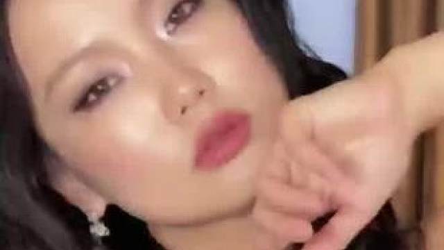 开会顺嘴就唱给老板听怎么办啊！#外卖黄的更灵