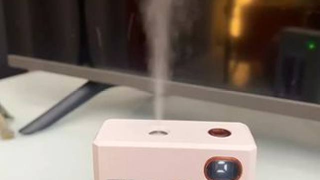 香薰机 后悔没早点发现这款香薰机，之前家里有异味都浪费了多少香水了，自从有了这款香薰机，家里每天都是