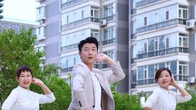 姐姐们是我永远的期许，这首歌曲送给所有直播间的姐姐们！#广场舞 #你是我的期许 #舞蹈 #牙牙健身舞