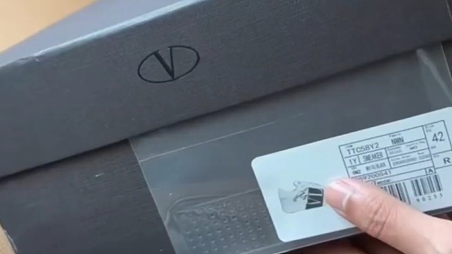 超帅的休闲鞋VALETINO华伦•天奴值得入手叫上你的朋友一起来拍 休闲鞋穿搭 男鞋推荐 vale