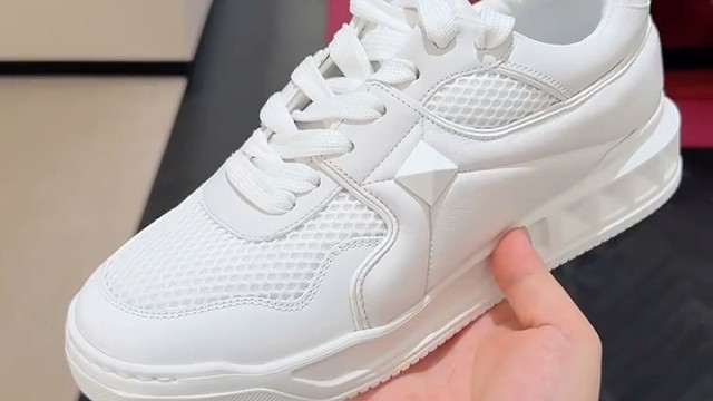 华伦天奴男士经典休闲鞋 华伦天奴Valentino 华伦天奴 valentino 男鞋推荐 跟上潮流