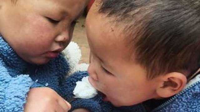 希望他们健康快乐成长。#农村娃