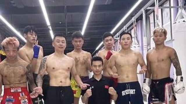 你是否怀揣着搏击梦想，渴望在擂台上绽放光芒？ 
恩搏格斗职业队现面向社会公开招募，为热爱自由搏击与M