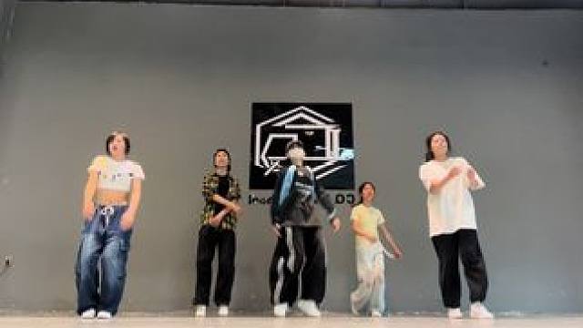 今天是把美女变帅哥局 #hiphop基础 #maplelip编舞 #2ne1 #