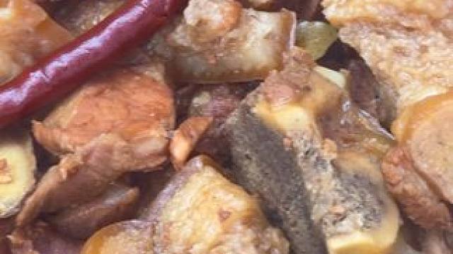 东南亚特色美食焖猪蹄 #我是美食创作者 #焖猪蹄 #我是吃货 #原汁原味 #这吃法真的忍不了了