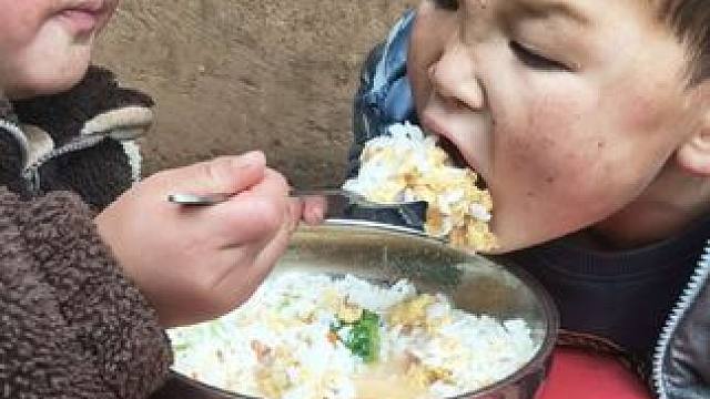 今天吃鸡蛋汤泡饭。#农村娃