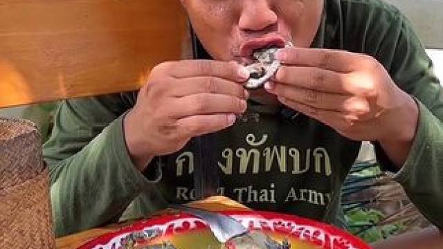 咖喱炖满籽蛋蛋蛙 #美食 #内容启发搜索 #泰国美食 #户外美食