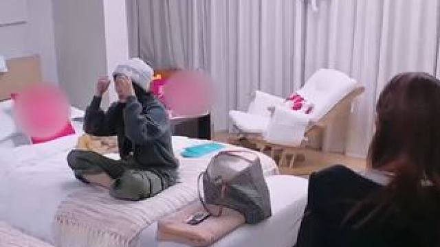 #谁懂程晨飞扑向程潇的那一下  这或许就是独属于家人之间的羁绊吧 #程潇  #是女儿是妈妈