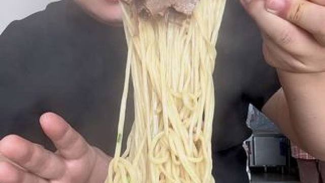 黄汤拉面。#吃面