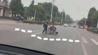 這種的，你報(bào)警，警察來(lái)了都想報(bào)警[捂臉]