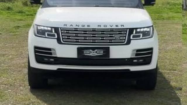 20多开揽胜 颜色必须白外红内 经典搭配 #路虎揽胜老改新 #路虎揽胜 #揽胜行政 #成都路虎王