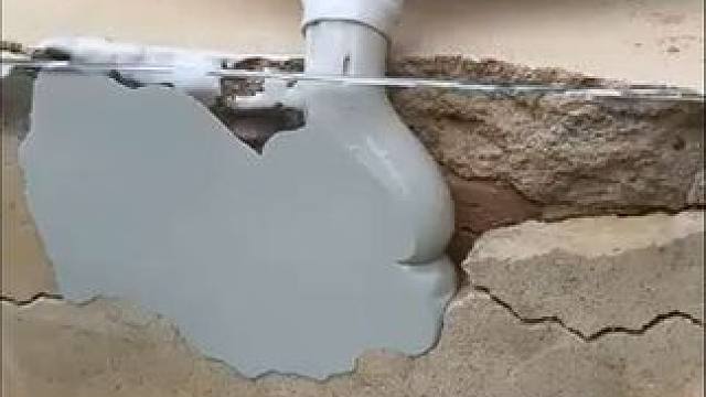 新型防水材料，速干型灌缝胶，填补缝隙，修补房顶漏水 #房屋漏水 #裂缝修补灌缝胶 #防水 #房顶漏水