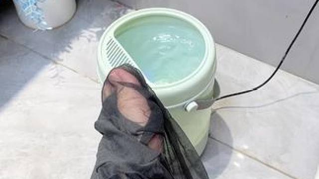 内衣裤护理机 内衣裤护理机 家里有宝宝的贴身衣物就用这个自带蓝光抑菌的小型衣物护理机 #迷你洗衣  