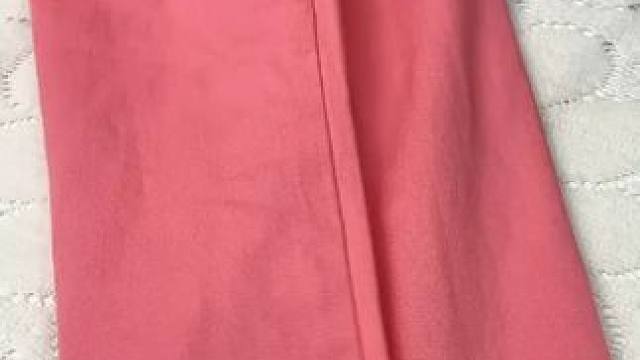 一头拆线一头穿针，还带有磁吸针盒 让人惊喜的小东西，一头拆线一头穿针，还带有磁吸针盒，方便好用，做针