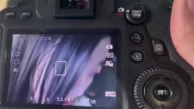 学拍照进行曲 欢迎评论区分享你拍照的那些有意思的话#拍照姿势 #摄影师 #拍照 #评论区留言 #佳德