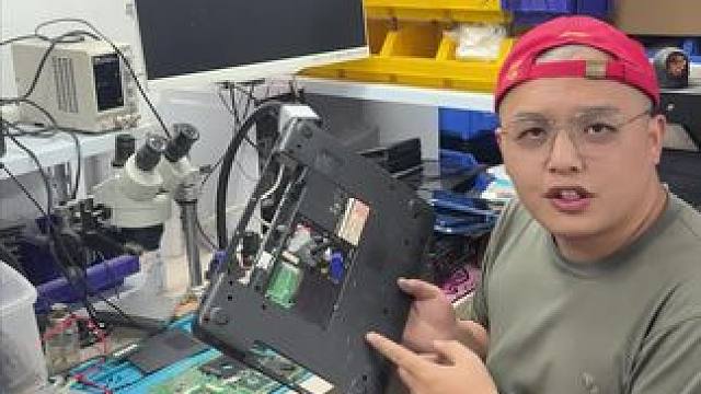 升级一台15年前的戴尔笔记本，没想到换个硬盘都要全部拆掉 #笔记本电脑#电脑升级#老物件