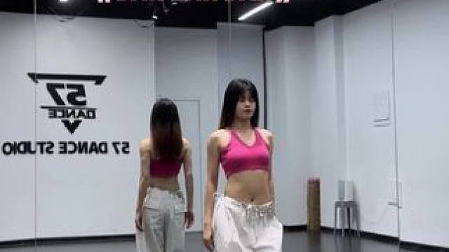 慢动作分解在下一条视频 #barbarbar舞 #零基础学舞蹈 #啵啵编舞 #角